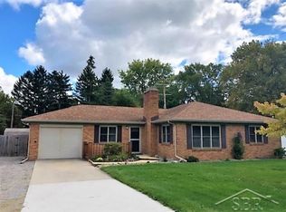 1632 N Center Rd, Saginaw, MI 48638