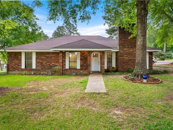 212 Mosby Dr, Pineville, LA 71360