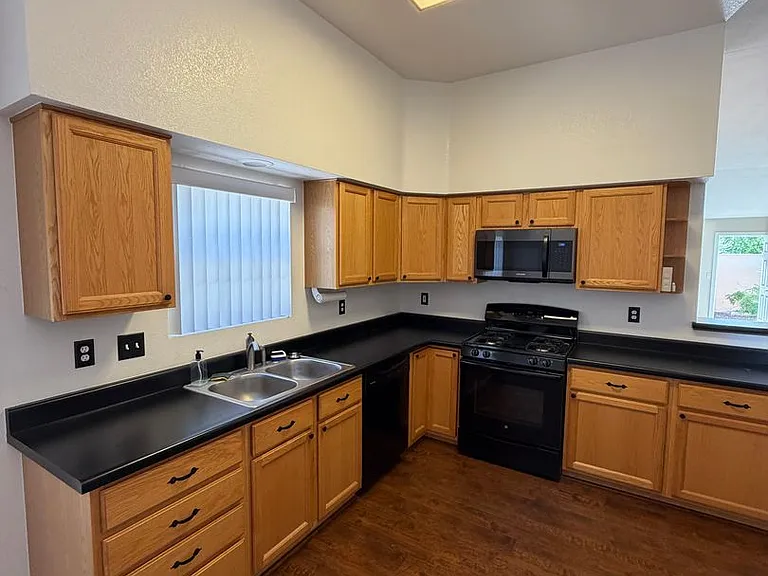 5408 Cove Point Dr — Photo 7