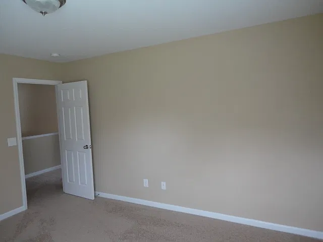 210 Goldfinch Ct — Photo 13