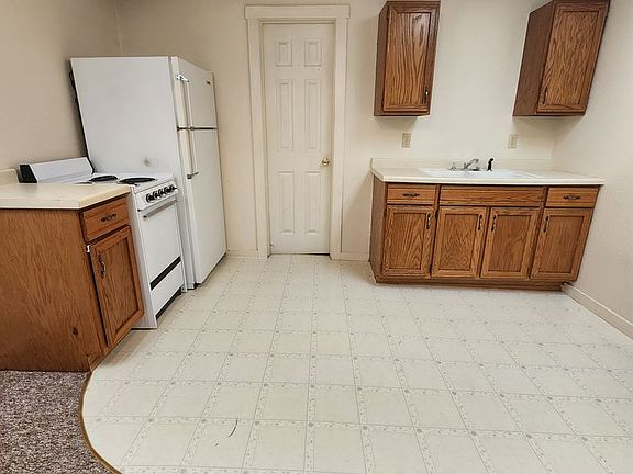 4th image of 623 Jefferson Ave #11