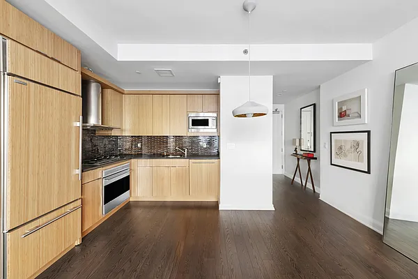 Sold by CITY SPHERE | media 10