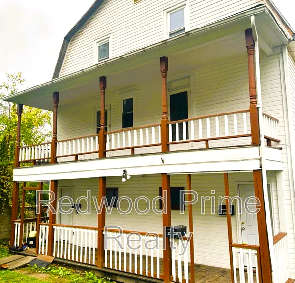 901 Coleman Ave — Photo 1