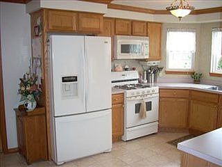 5th image of 579 Westminster Cir