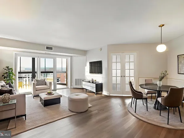 900 N Stafford St APT 1117, Arlington, VA 22203