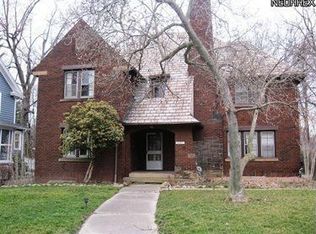 2887 Berkshire Rd, Cleveland Heights, OH 44118