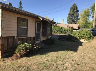 421 SE 3rd St, Canyonville, OR