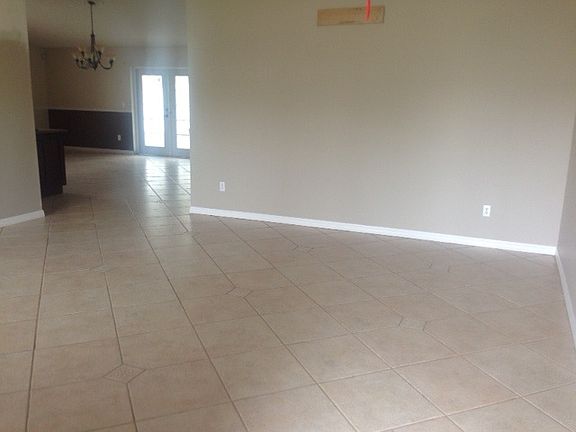3rd image of 11813 Crockett Ct