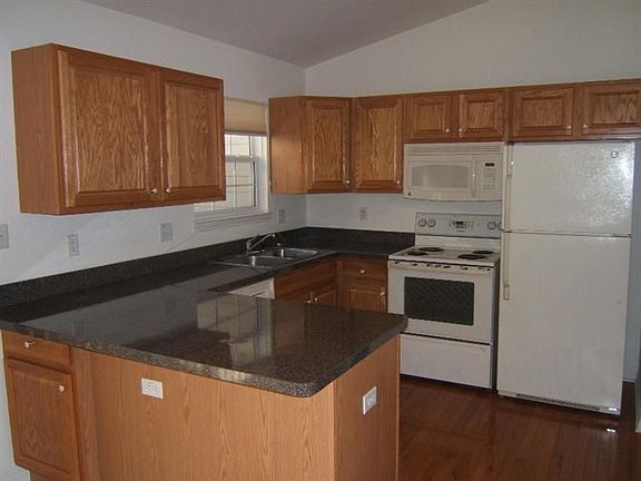 5th image of 200 Eisenhower Dr
