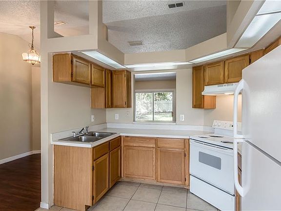 3rd image of 2620 Courtland Blvd