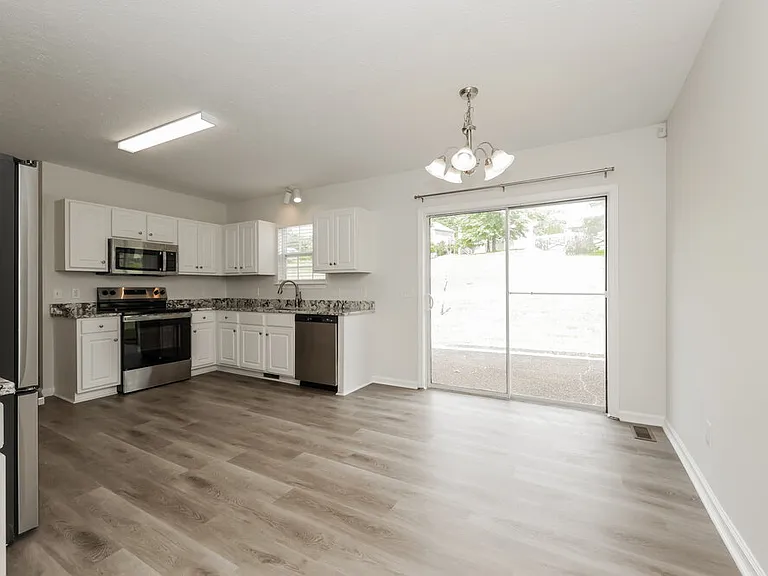 102 Polk Ct — Photo 7