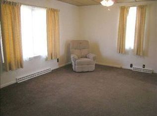 717 S 14th Ave, Freeport, IL 61032