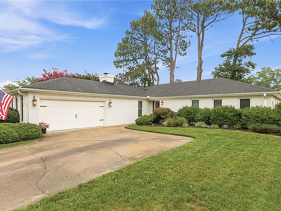 2nd image of 1264 Parkside Pl