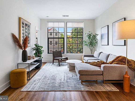 2nd image of 1312 King St #206