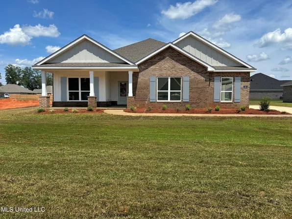 111 Firefly Dr, Lucedale, MS 39452