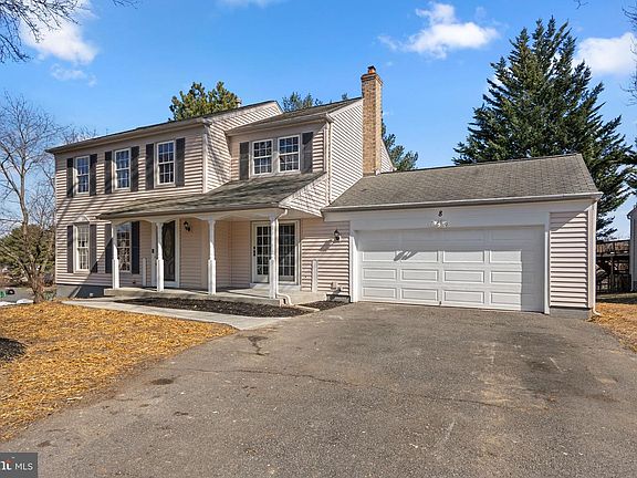 3rd image of 8 Seville Way