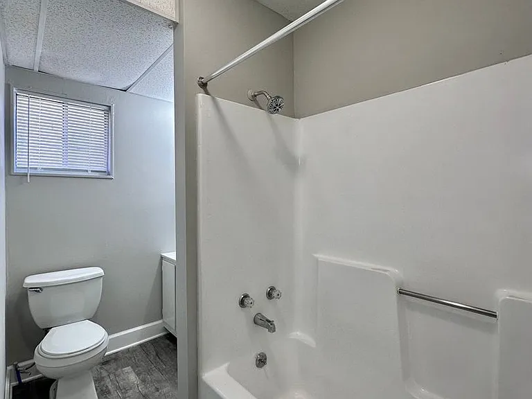 204 Courtyard Cir — Photo 68