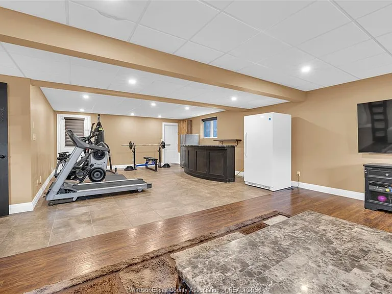498 Sacred Heart Dr #LOWER — Photo 11