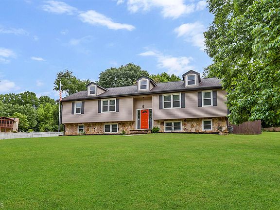 2nd image of 2483 Trent Dr