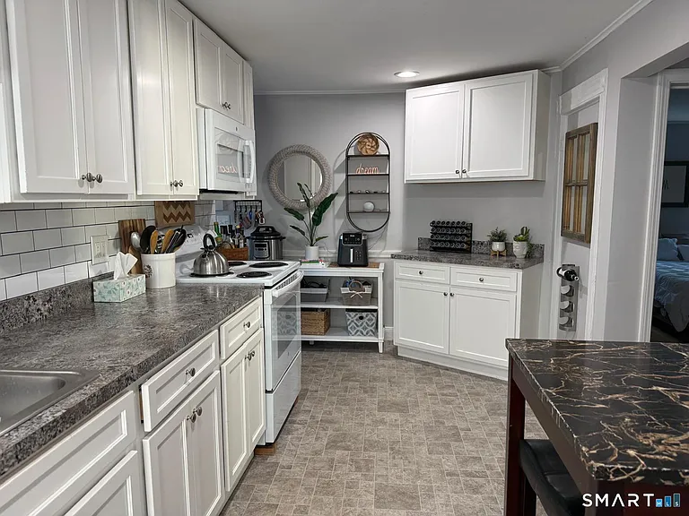 497 High St #2 — Photo 4