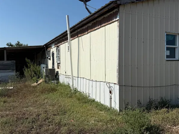 1029 S Roosevelt Rd S, Portales, NM 88130