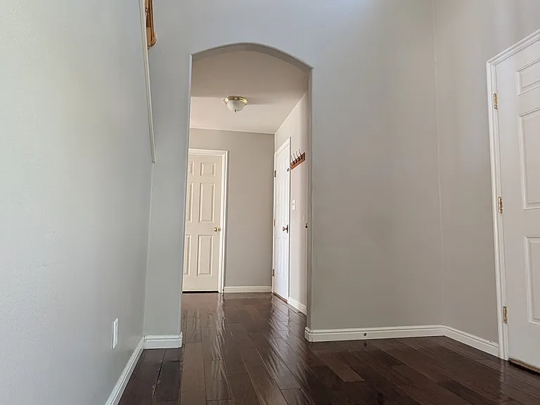169 W Apple Ave — Photo 2