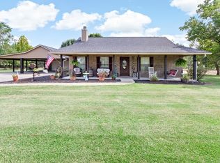 911 Devillier Rd, Winnie, TX 77665