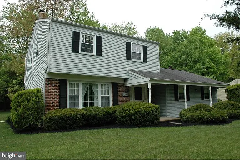 104 Gertrude Dr photo 1
