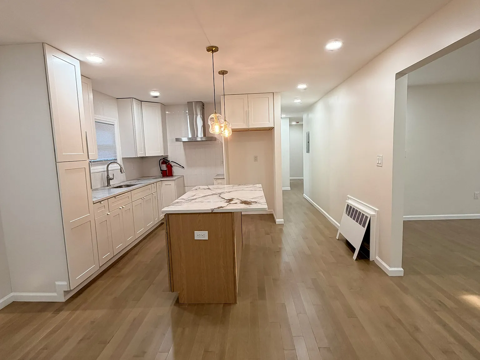 4 bed, 1200 sqft, $3,200 — Photo 3