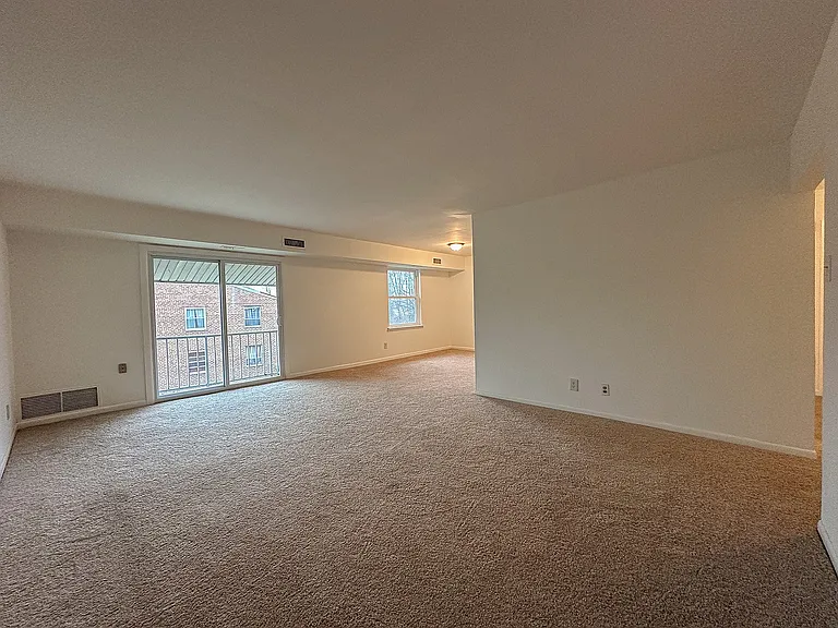Woodcrest Village — Photo 16
