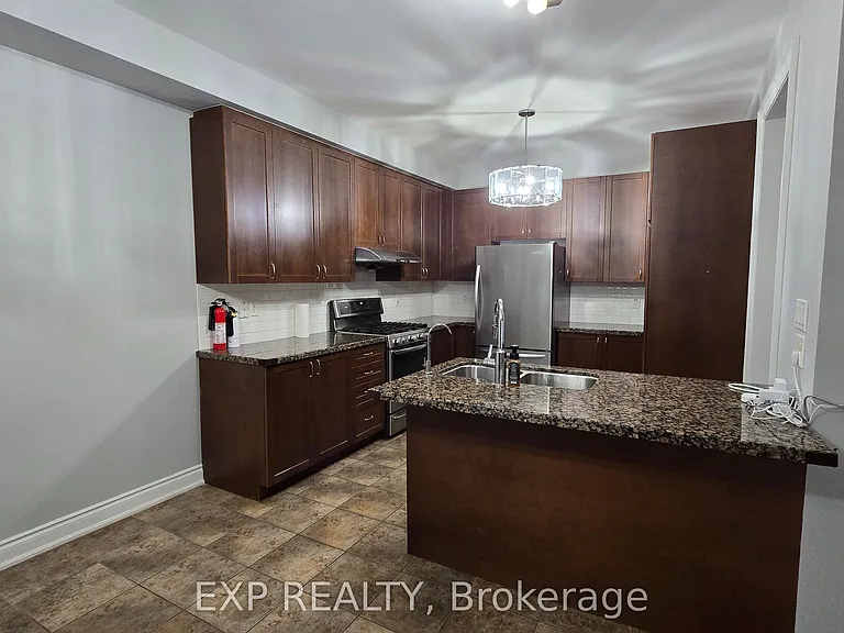 2209 Blackbird Ct — Photo 6