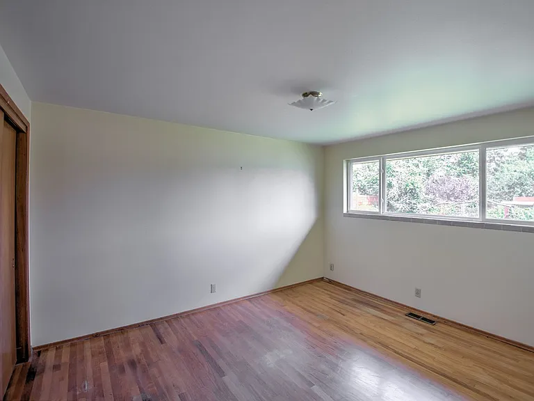 1636 Conger Ave NW — Photo 16
