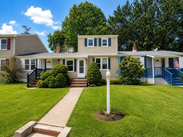 25 Van Wagoner Ave