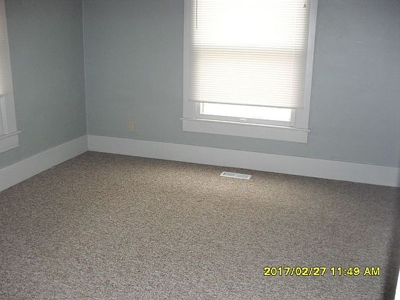 4th image of 414 E Washington Ave