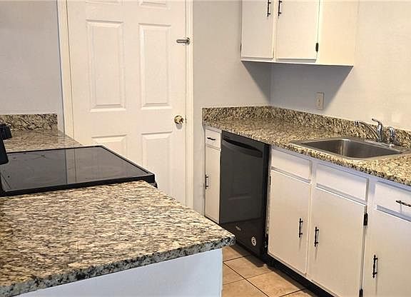 5th image of 1728 Newport Pl #C