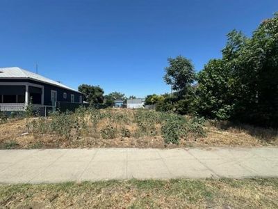330 M St, Fresno, CA, 93721