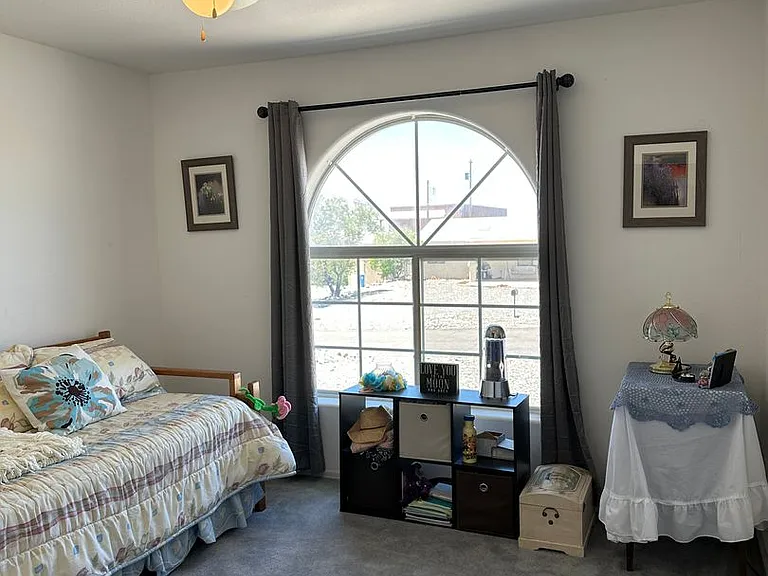 2570 Huntington Dr — Photo 12