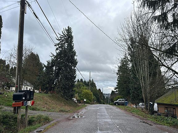 5th image of 7632 S 135th St