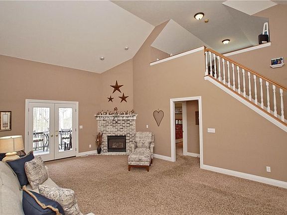 4th image of 15324 Royal Oak Dr