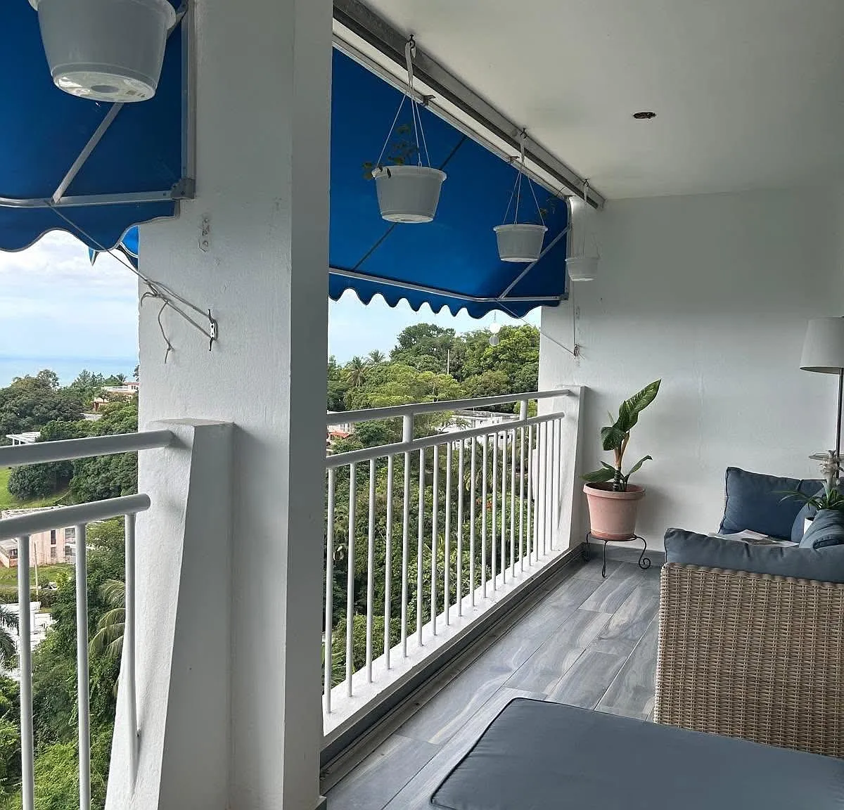 3 bed, 2.0 bath, 1300 sqft, $2,500 — Photo 4