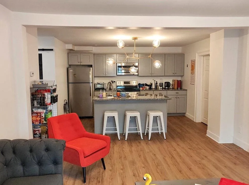 11 Seminary Ave — Photo 2