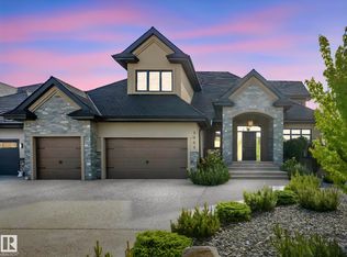 2807 Wheaton Dr NW, Edmonton, AB T6W 2M6