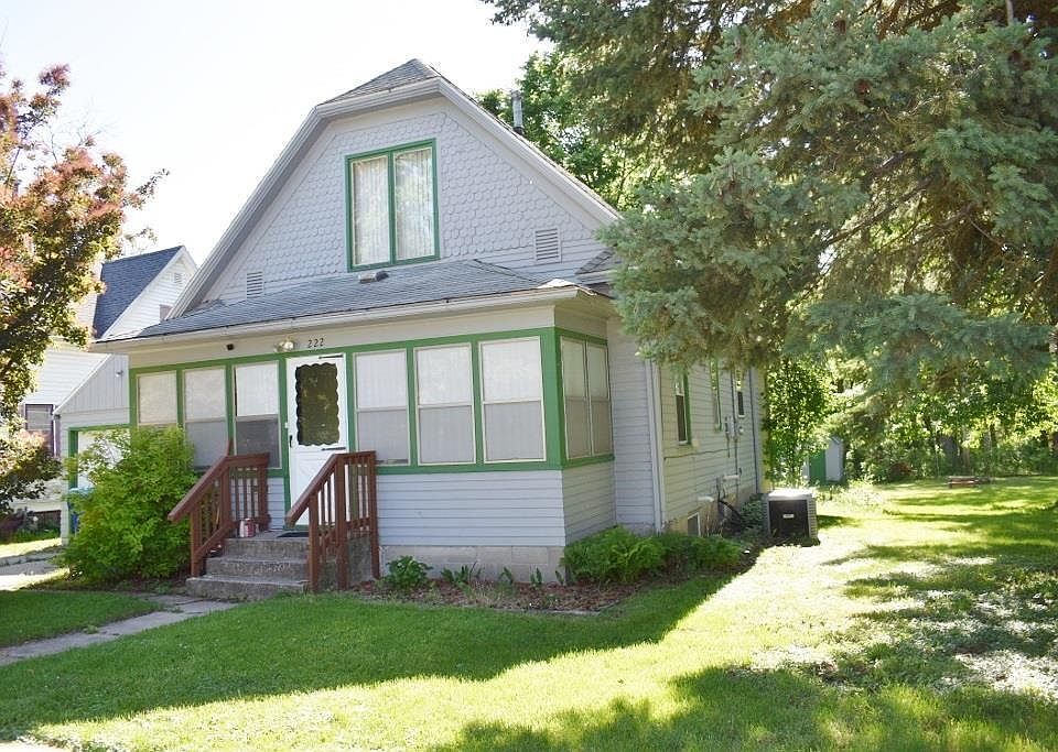 1st image of 222 4th Ave NW