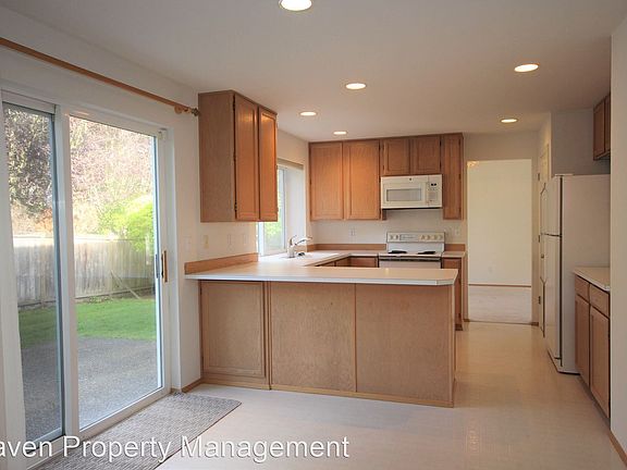 4th image of 5211 Nathan Ave SE