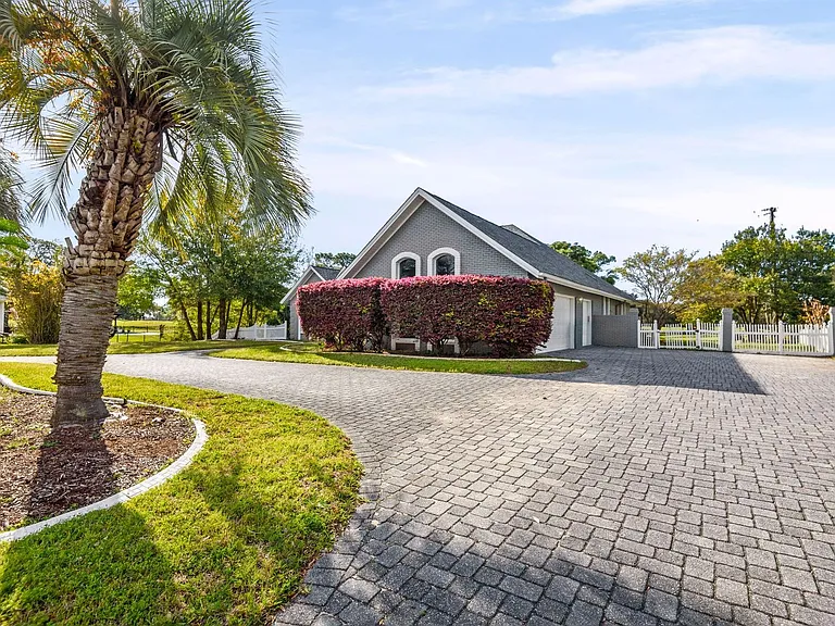 83 Lake Lorraine Cir — Photo 4