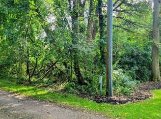 2401 Lochaven Rd, West Bloomfield, MI 48324