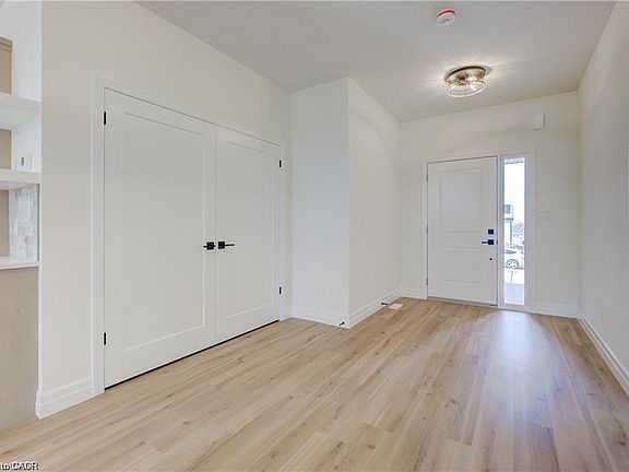 4th image of 69 Avery Pl