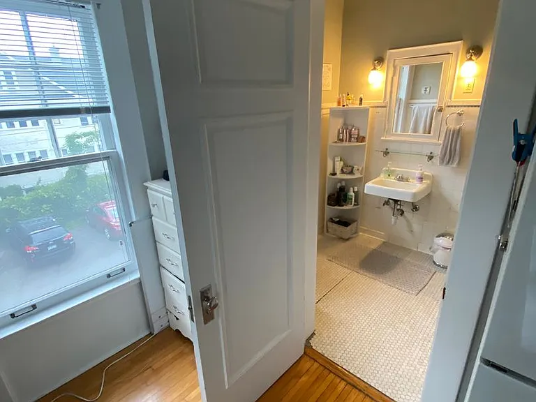 2118 Pillsbury Ave S #9 — Photo 12