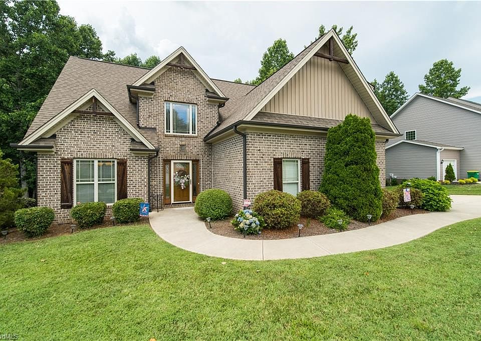 1st image of 330 High Knoll Dr