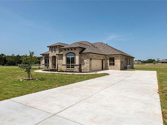 3rd image of 104 Guerrero Dr